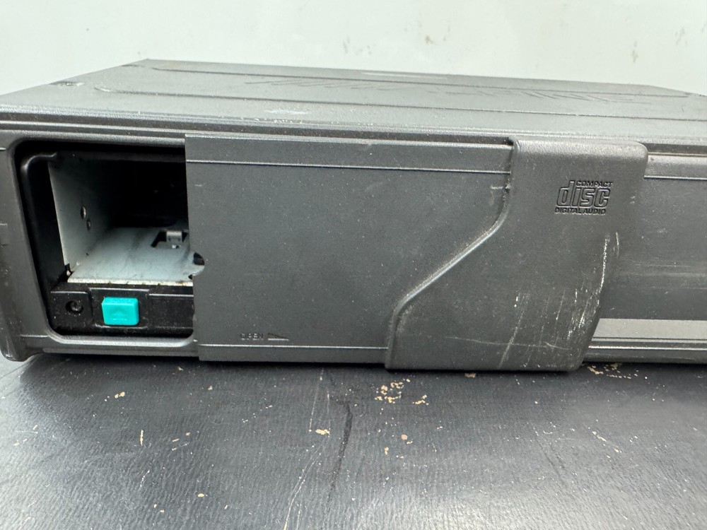 COMPACT DISC CD CHANGER – CD SHUTTLE /ALPINE