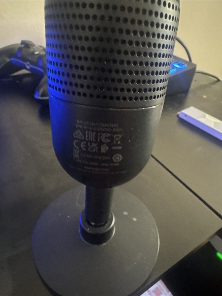 RAZER SEIREN MINI BLACK STREAMING MICROPHONE