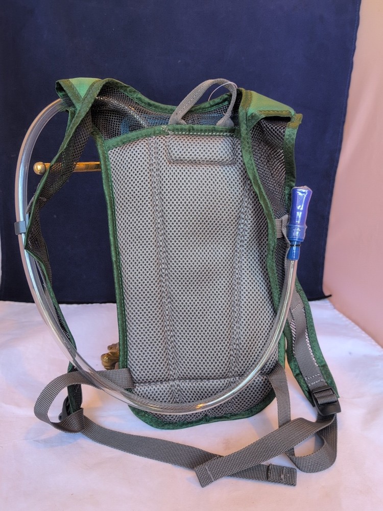 NWT Bass Pro Shops Eclipse 1.5L Hydration Fluids Backpack Reflective Adjustable