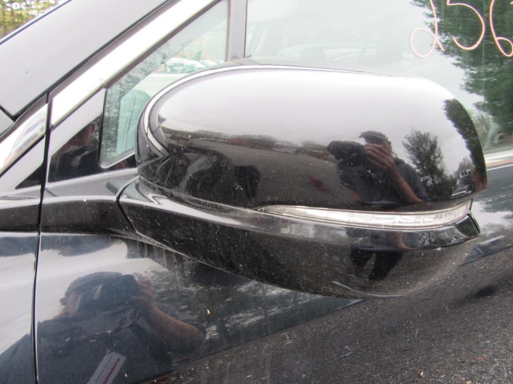 PILOT 2016 Glove Box 1042013