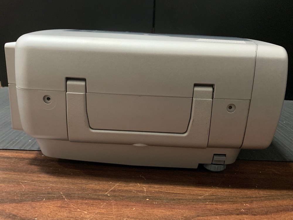 AS IS Infocus LCD Projector LP840 1812 LAMP HOURS
