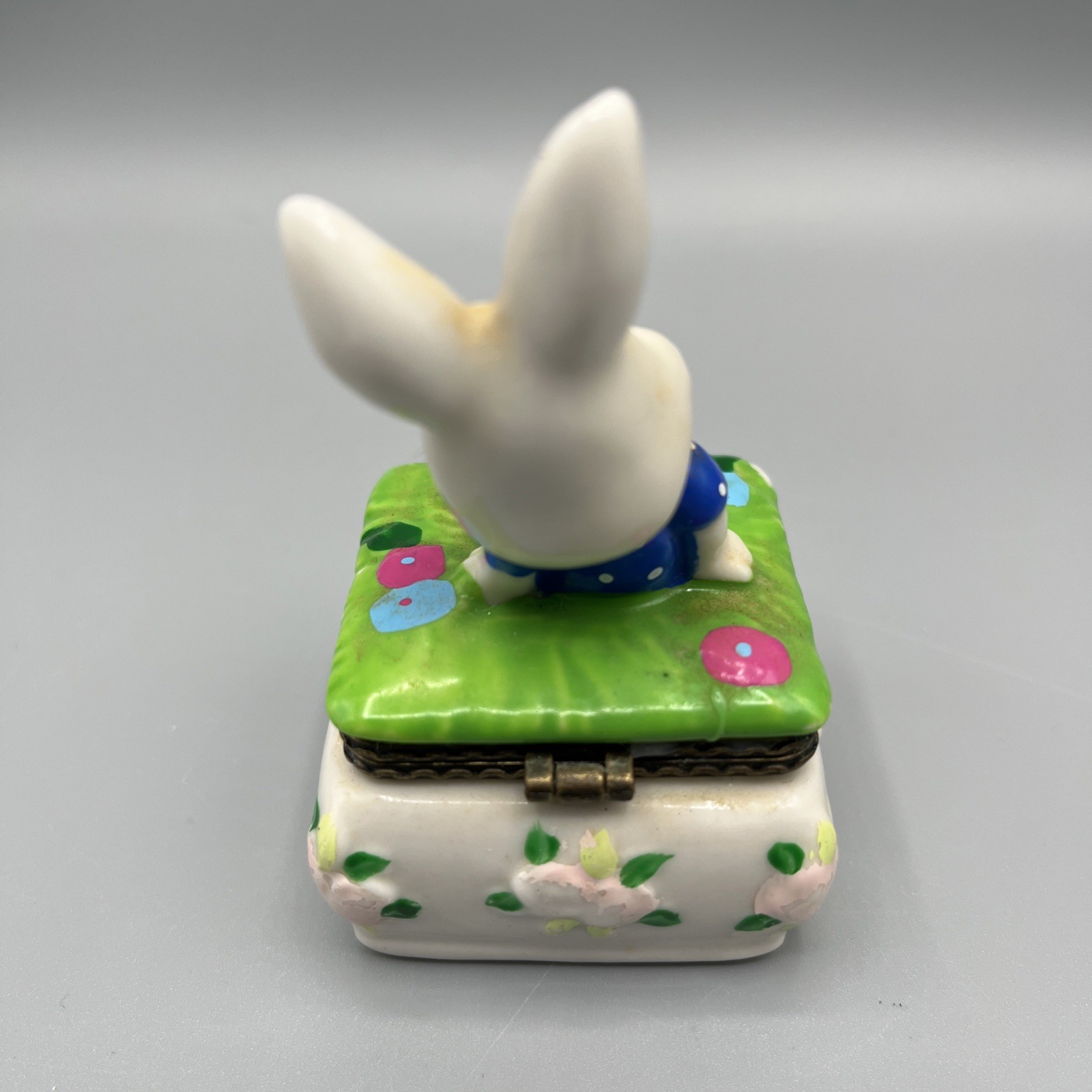 Trinket Box Porcelain Greenbrier Int'l Easter Bunny Rabbit - Discontinued
