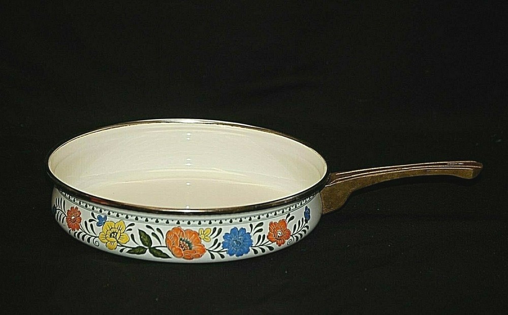 Newcor Regency Cookware Brass Handle Enamel Skillet Saute Pan Kitchenware