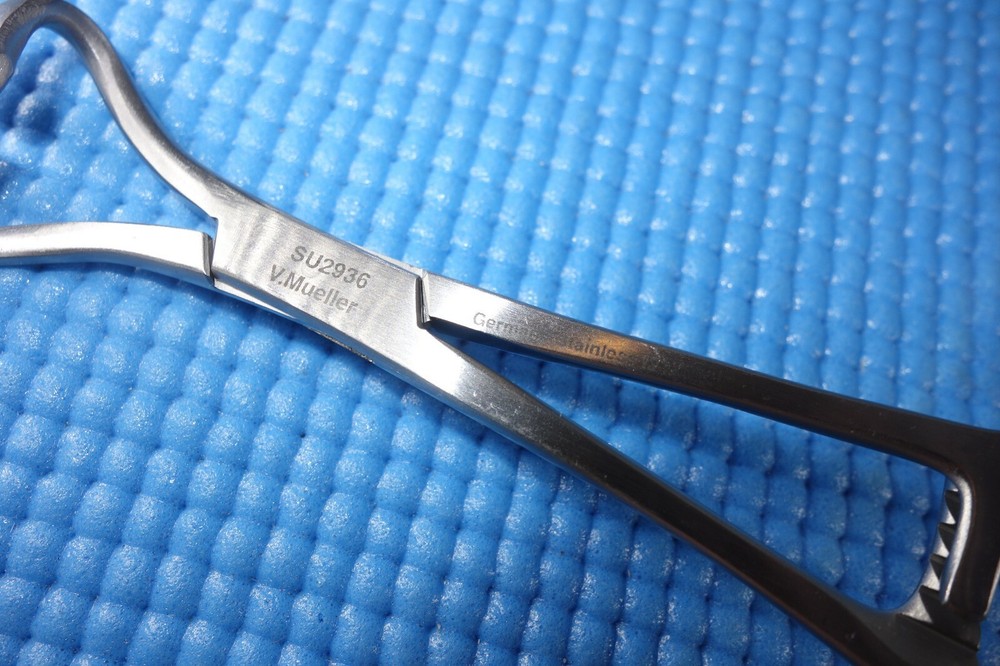 2 Each V Mueller SU2936 Non-Perforating Towel Forceps 5" SS