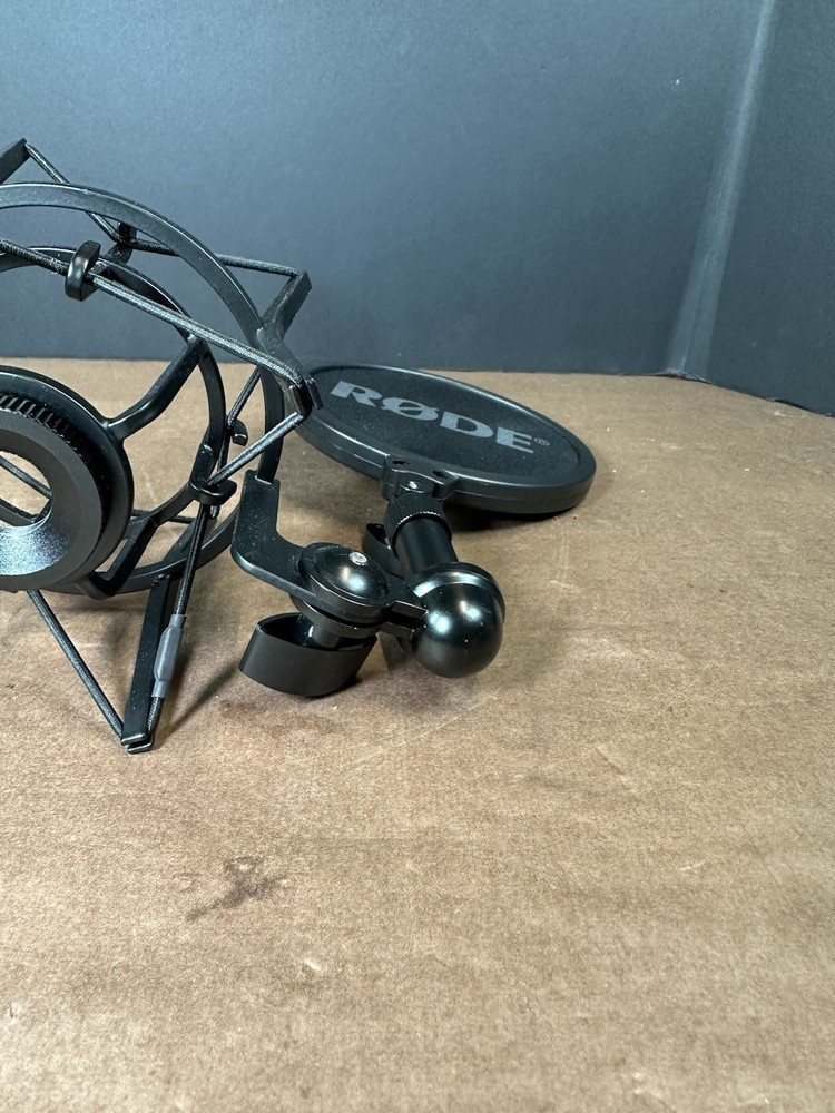 Rode SM6 Shock Mount with Detachable Pop Filter