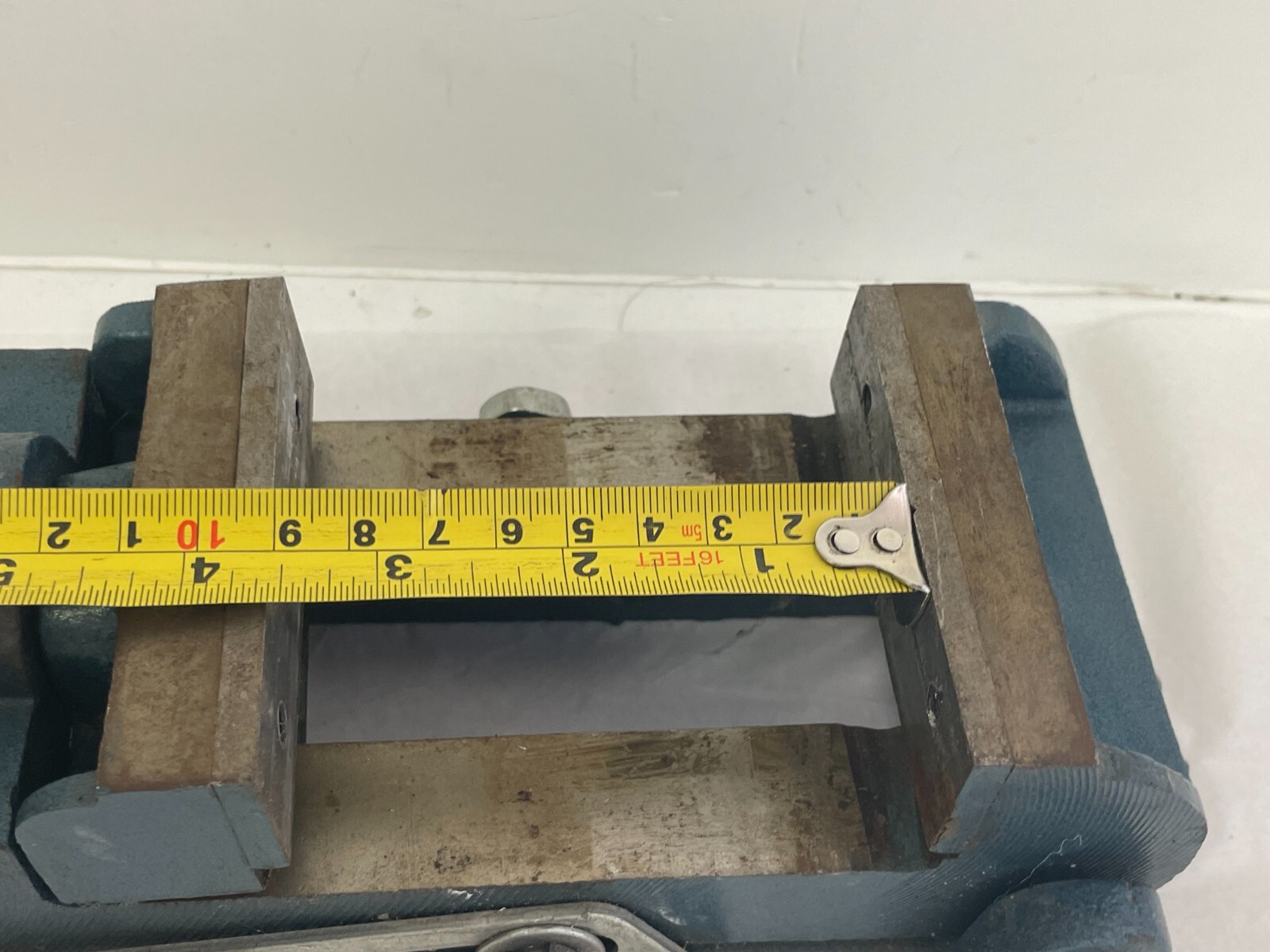 Value Collection 3-5/16" Jaw Opening Cap. x 1-1/4" Throat Depth Angle Drive Vise