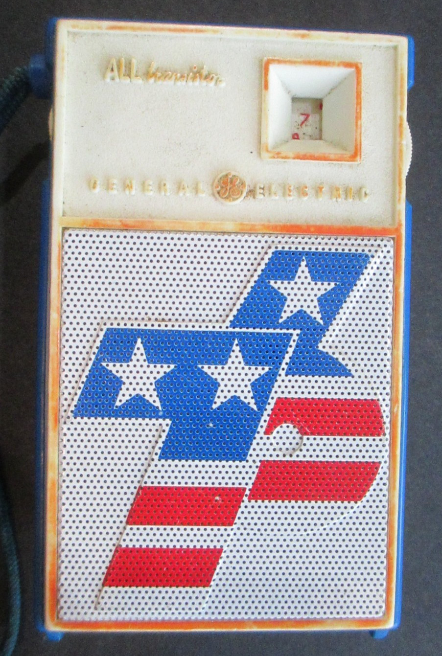 Vintage General Electric GE Spirit of 76 All Transistor Radio WORKING        A3