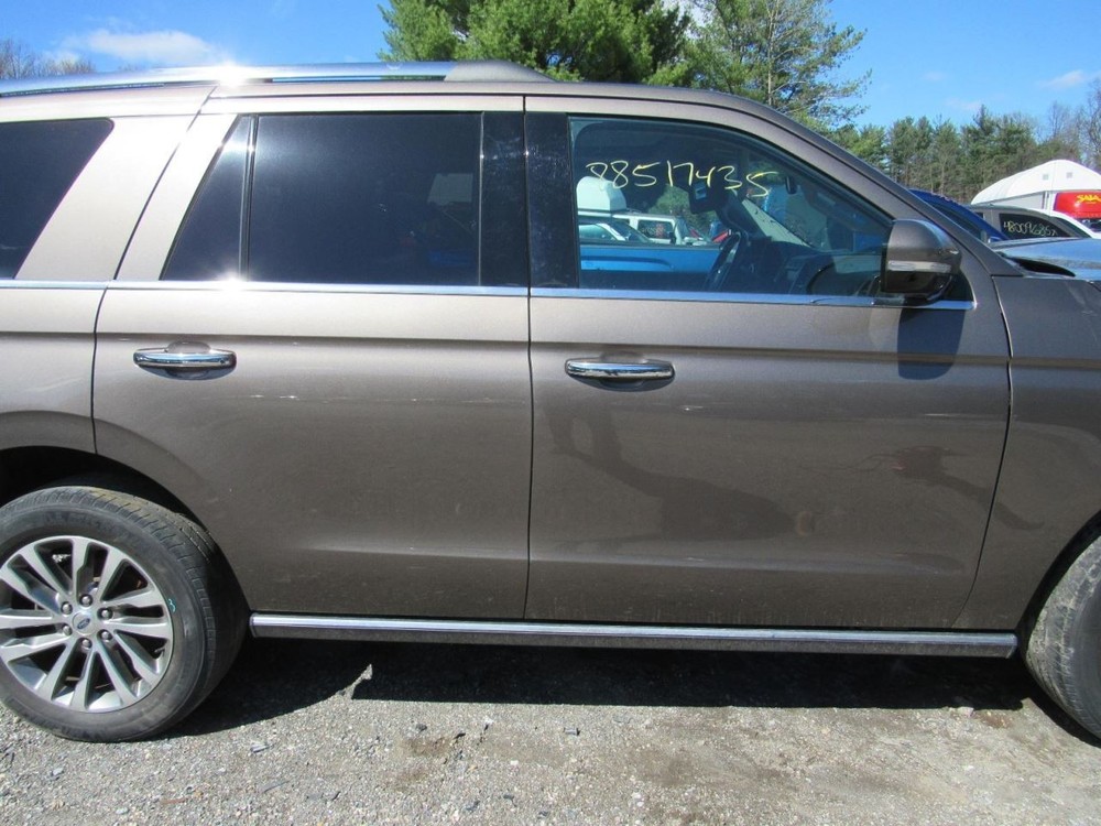 Fuse Box Engine Fits 18-21 NAVIGATOR 1040855