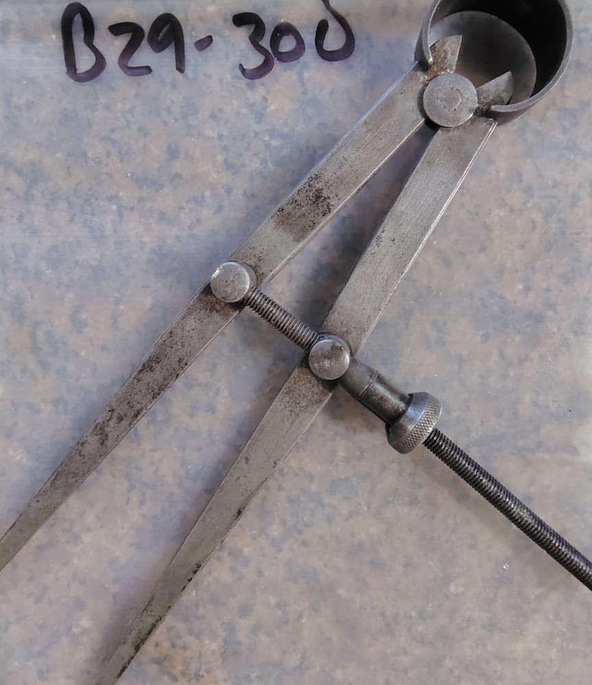 🗽 VINTAGE 8" DIVIDER WITH QUICK NUT