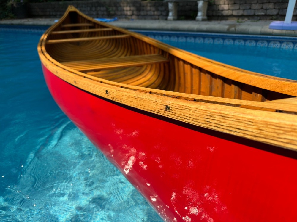 Stunning 16' Chestnut Prospector canoe
