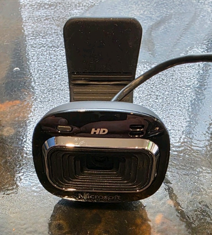 Microsoft LifeCam HD-3000 Webcam – Crystal-Clear Video, Every Time