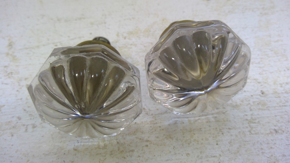 2 VINTAGE CLEAR GLASS OCTAGON 8-SIDED DRAWER PULLS KNOBS W/ BRASS SETTING NICE
