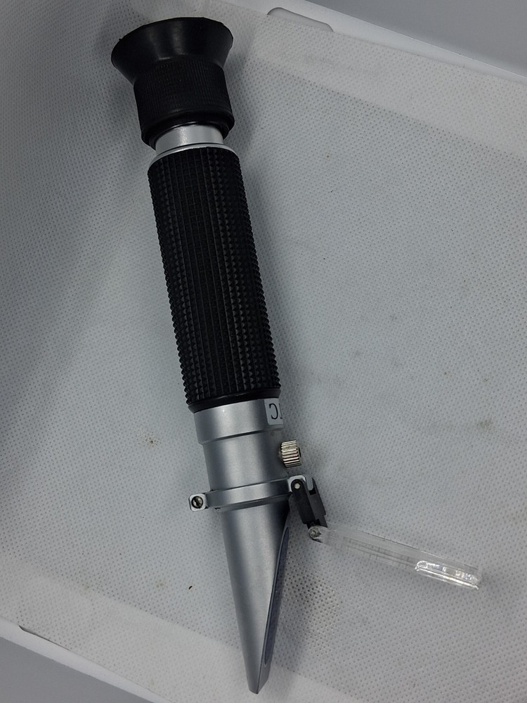 Portable Refractometer With Copper ATC (0-32 Brix)
