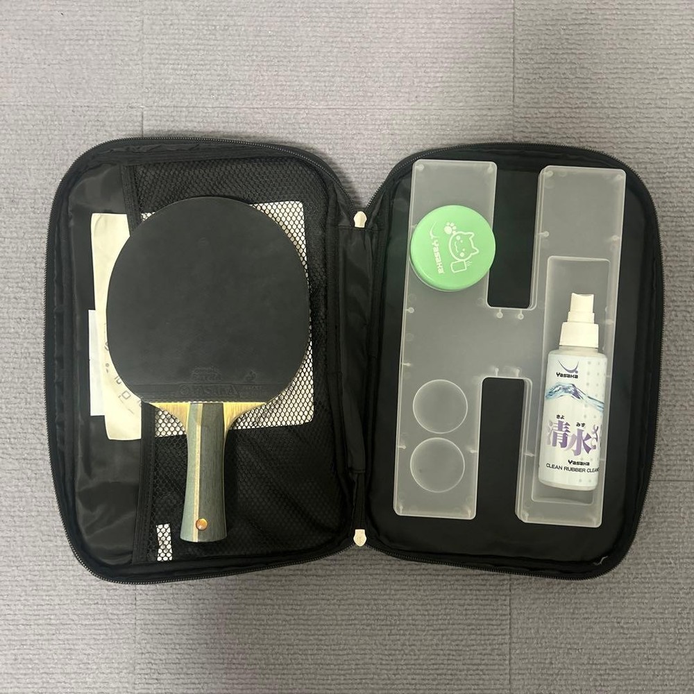 Case set with table tennis racket and cleaner