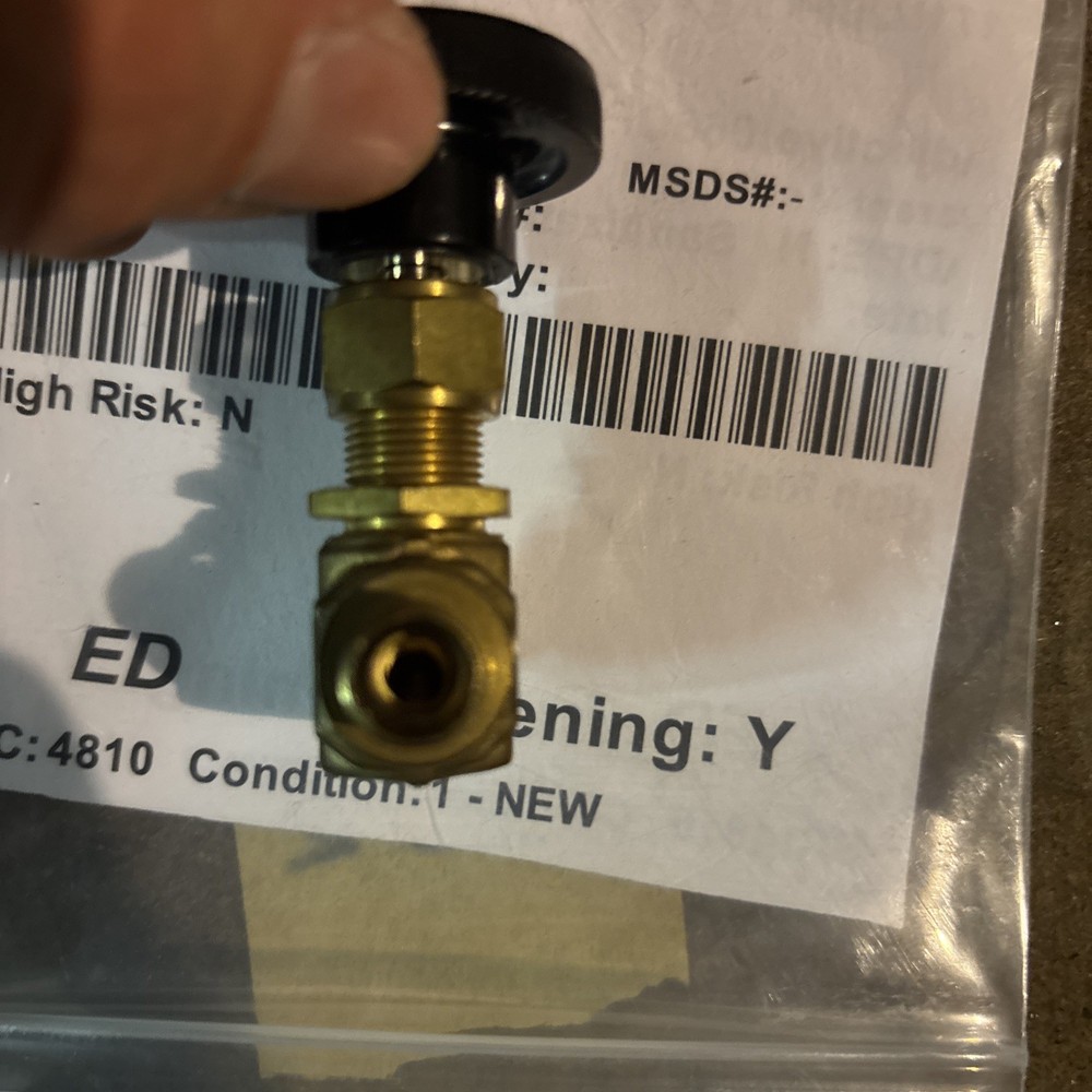 WHITEY B-1VS4 Integral Bonnet Needle Valve Brass