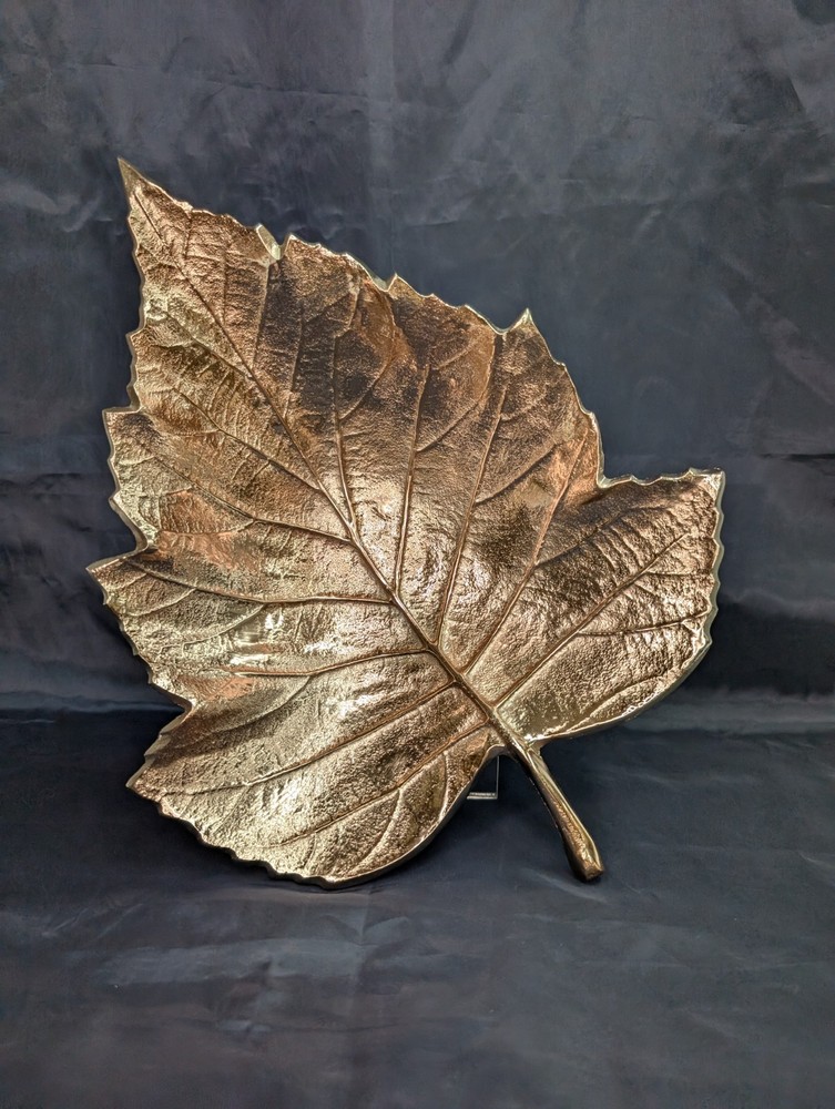 Aluminum Silver/Gold Maple Leaf Plate