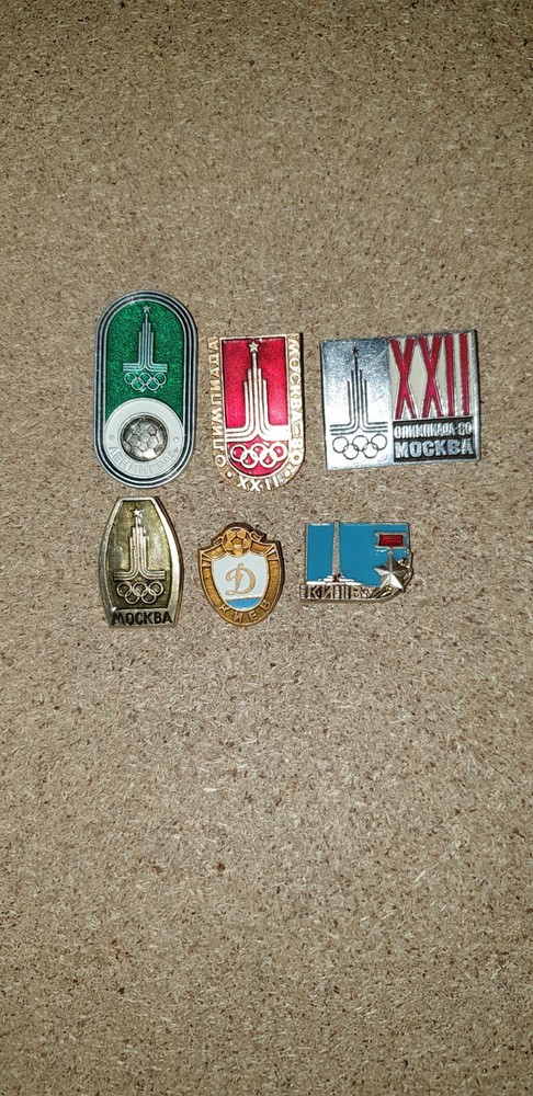 Olympic badges 80