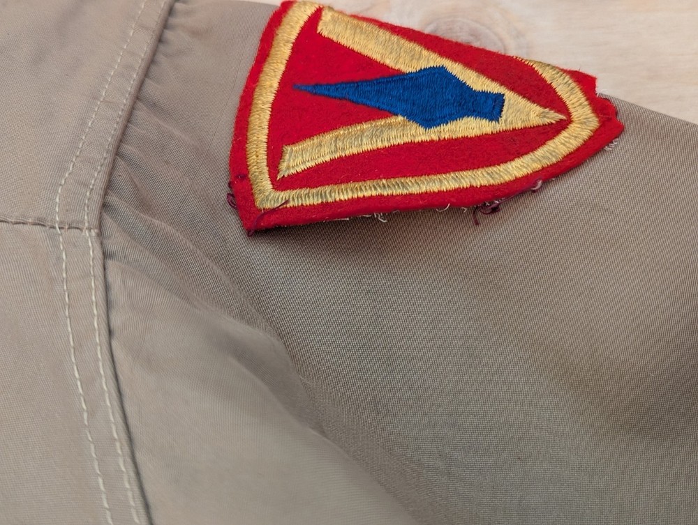 WW2 1940s Tan Combat Jacket W/ 4th Marine Patch
