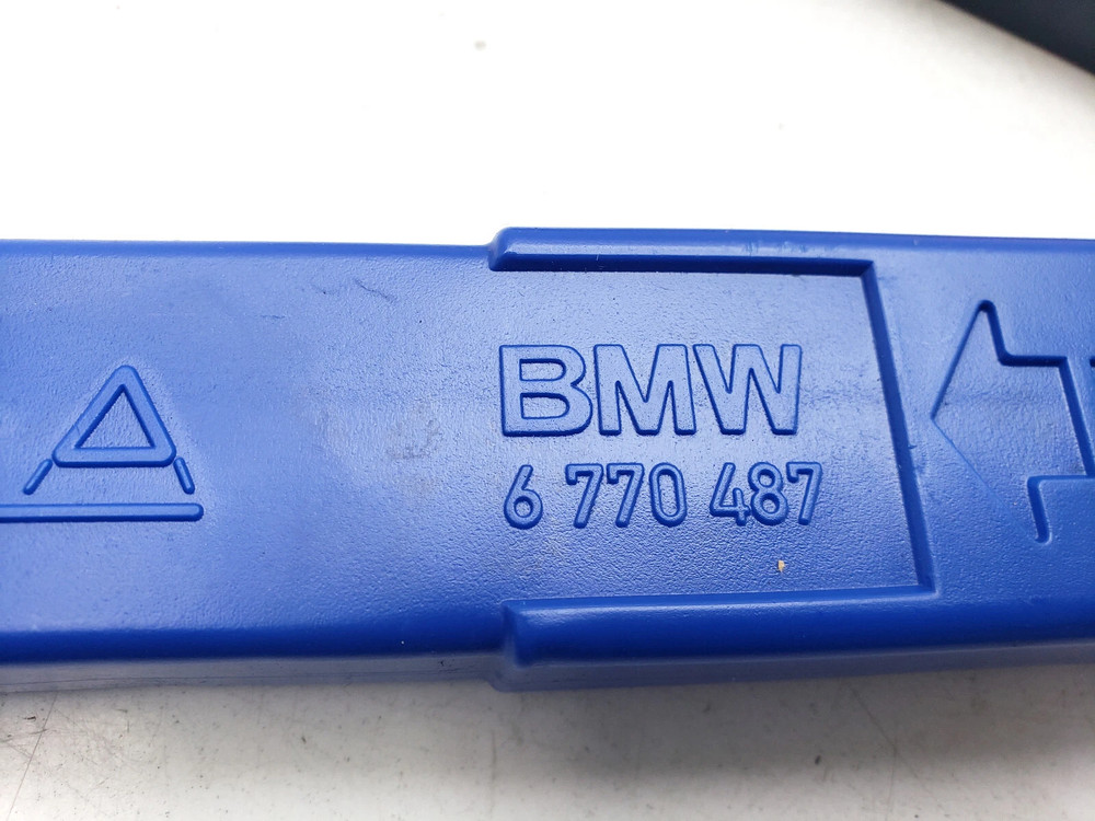 BMW X5 E70 2008 EMERGENCY WARNING HAZARD TRIANGLE 6770487