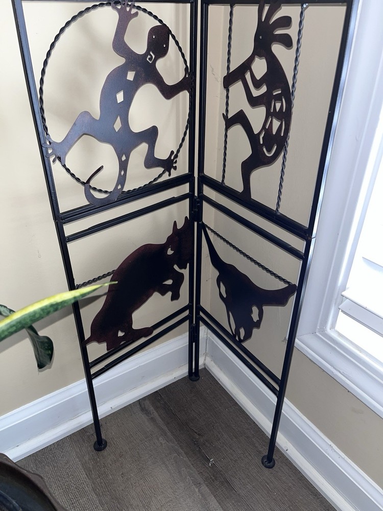 Black Metal Western-Themed Wall Decor corner panel foldable