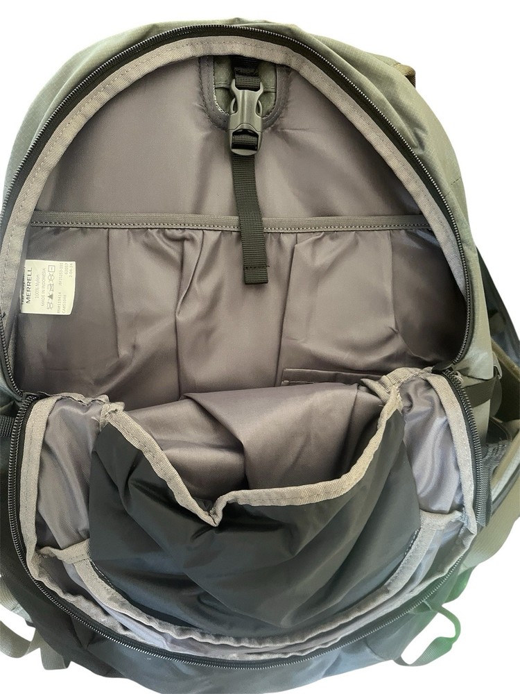 Merrell 22L Gray Black Hiking Camping Daypack Backpack Adjustable Straps