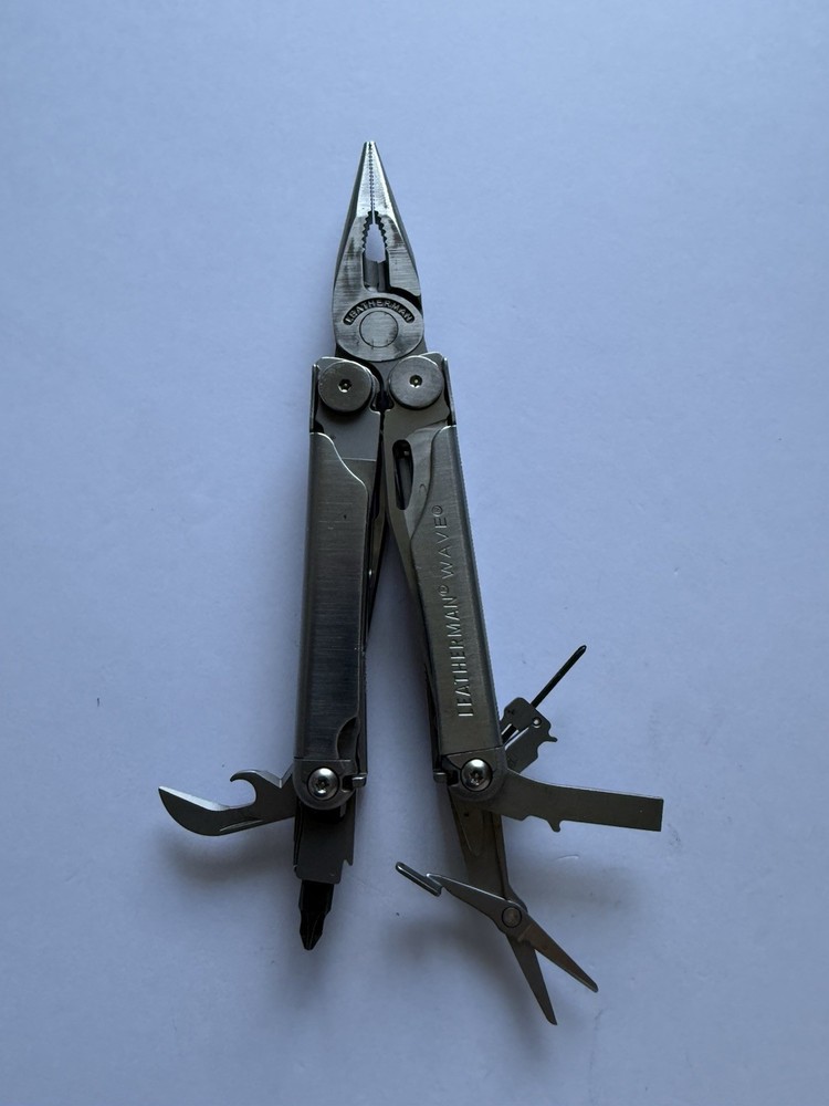 Leatherman Wave Multi-Tool 17 Tools Pocket Knife Pliers