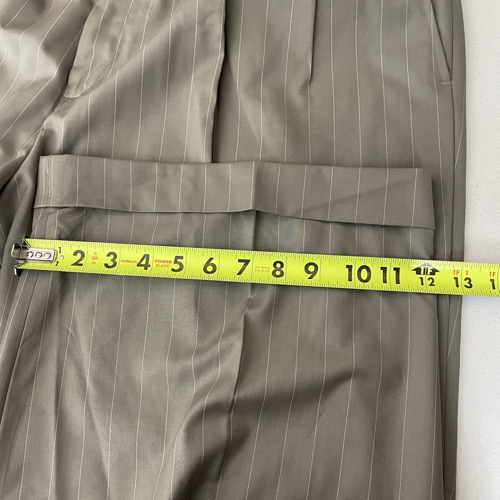 Giorgio Fiorelli Uomo 2 Piece Suit Mens 50L 42x29 Beige Striped Polyester Peak