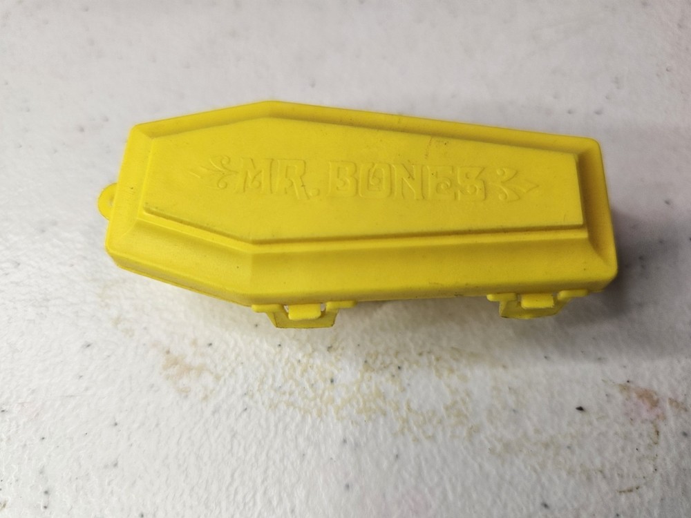 Vintage Yellow Fleer Mr Bones Candy Coffin Plastic Halloween