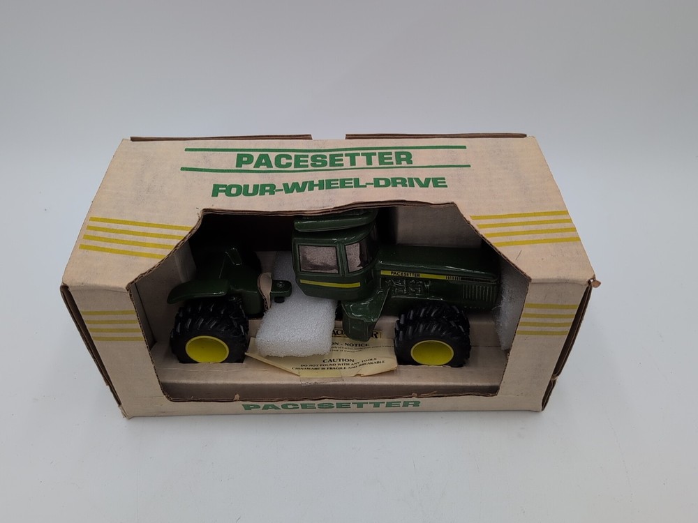 Pacesetter John Deere Tractor Green Machine 4WD Mini