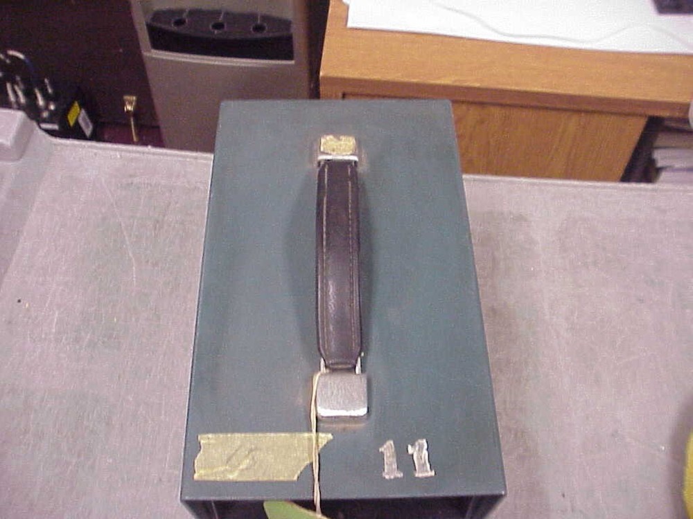MILLIVAC RF MILLIVOLTMETER MV-828A G-vg | Condition Unknown