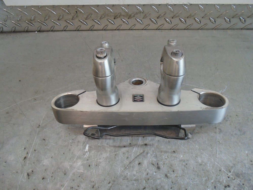 2007 Suzuki VL800 Boulevard OEM UPPER TRIPLE TREE & RISORS