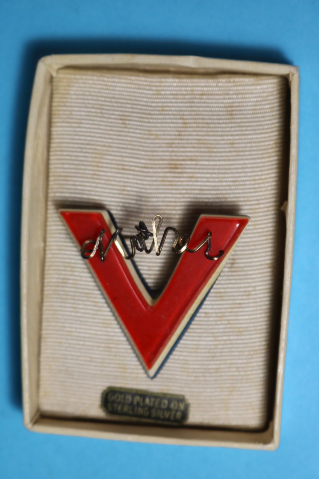 Mother V for Victory Pin - Bakelite WWII Red White Blue Patriotic Gift Brooch