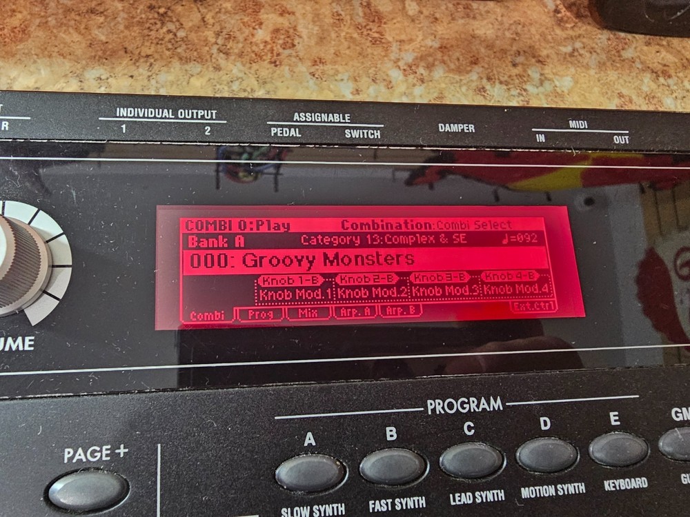 Korg Micro X 25-Key Synthesizer Keyboard Pre-owned w/ Case + Power Cable