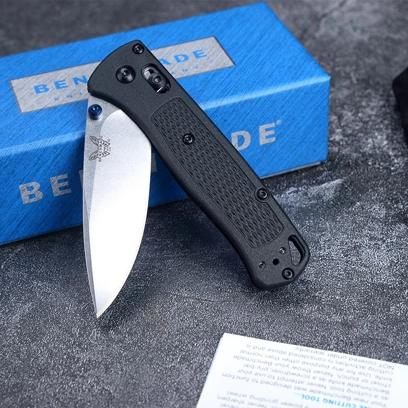 Benchmade - Bugout 535 EDC knife, equipped with black CF-Elite handle