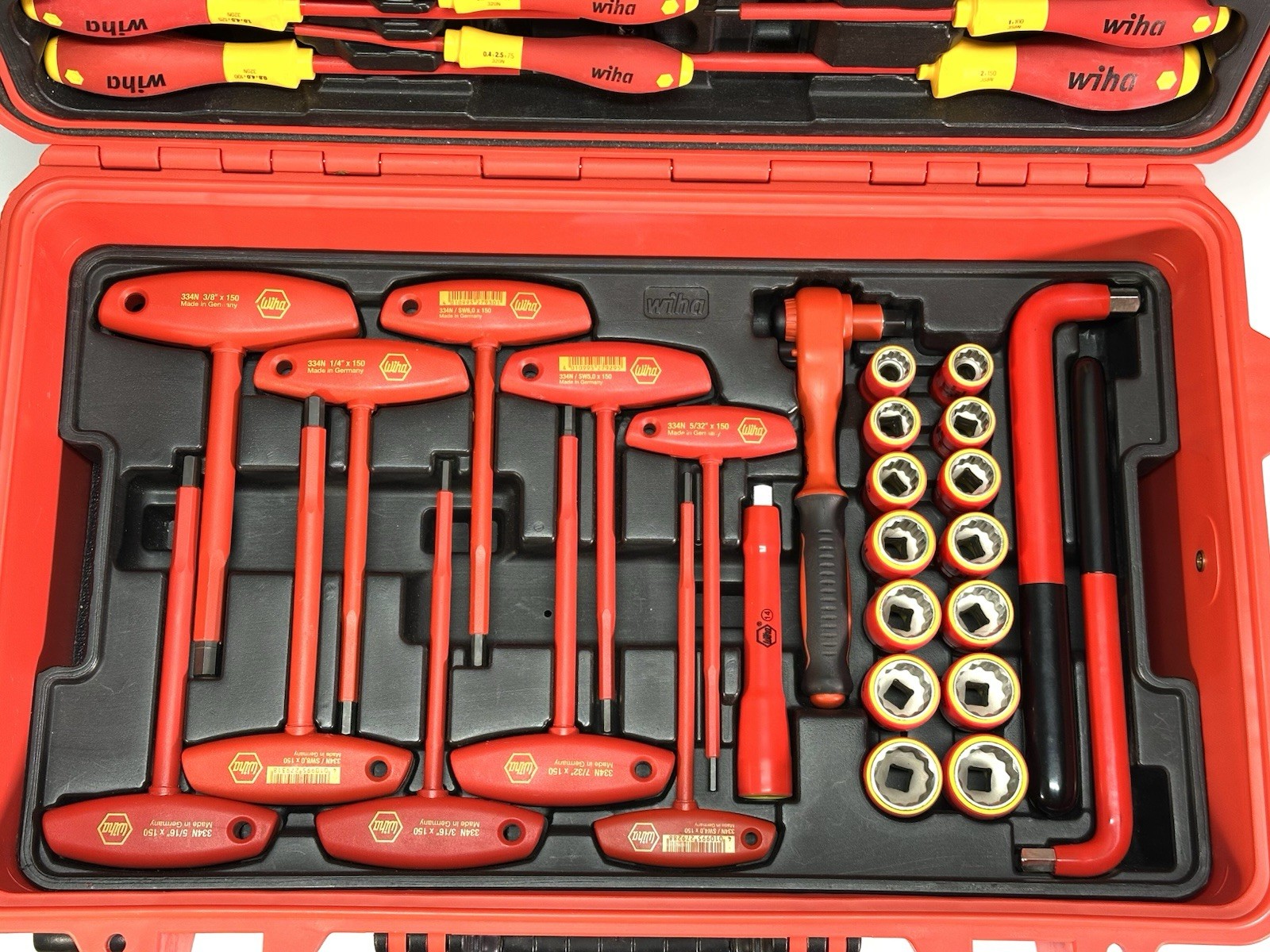 WIHA 80 Piece Master Electrician’s Insulated Tool Set in Rolling Hard Case NICE