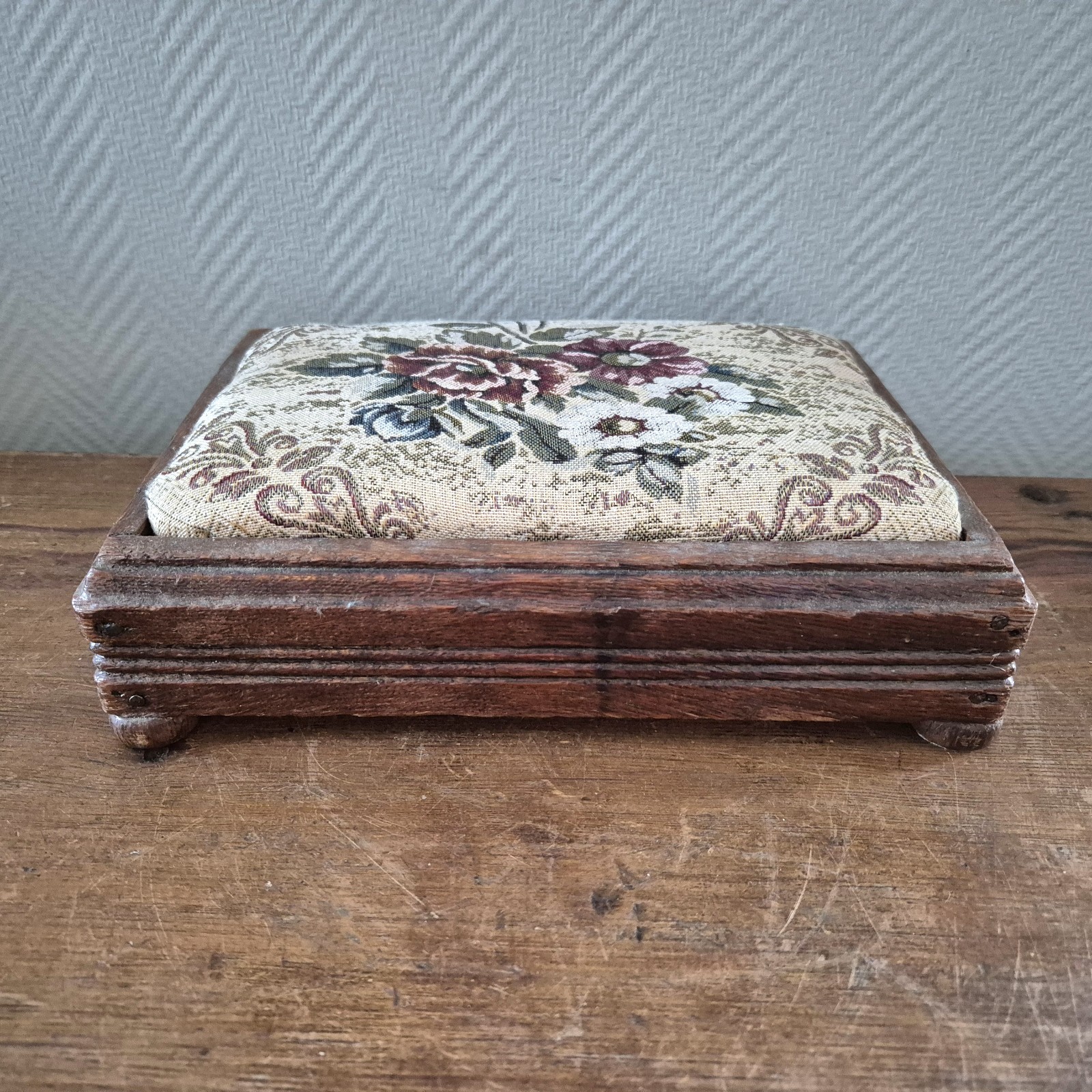 Vintage Footstool, Bed Staircase, Footrest, Pouf, Footlift, Sofa