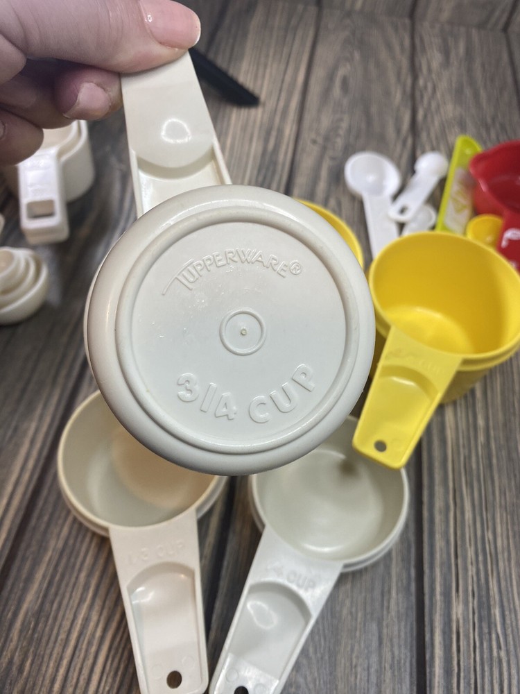 Vintage Tupperware Measuring Cups Set & Measuring Spoons Set Retro 21 Pc.