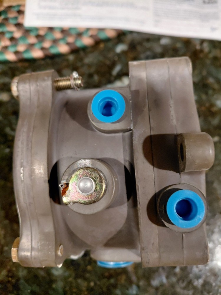 Dwyer Instruments 1950-1-2F Hazardous Location Pressure Sensor