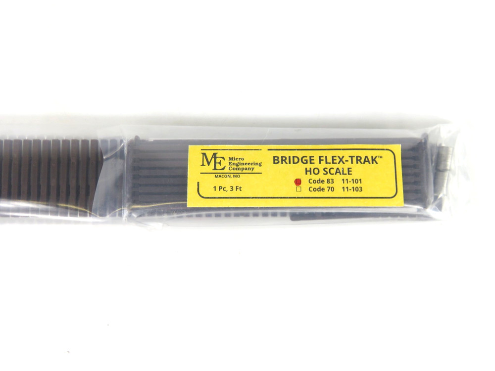 Micro Engineering 11-101 HO Code 83 36" Non Weathered Bridge Track W/Guard Rails