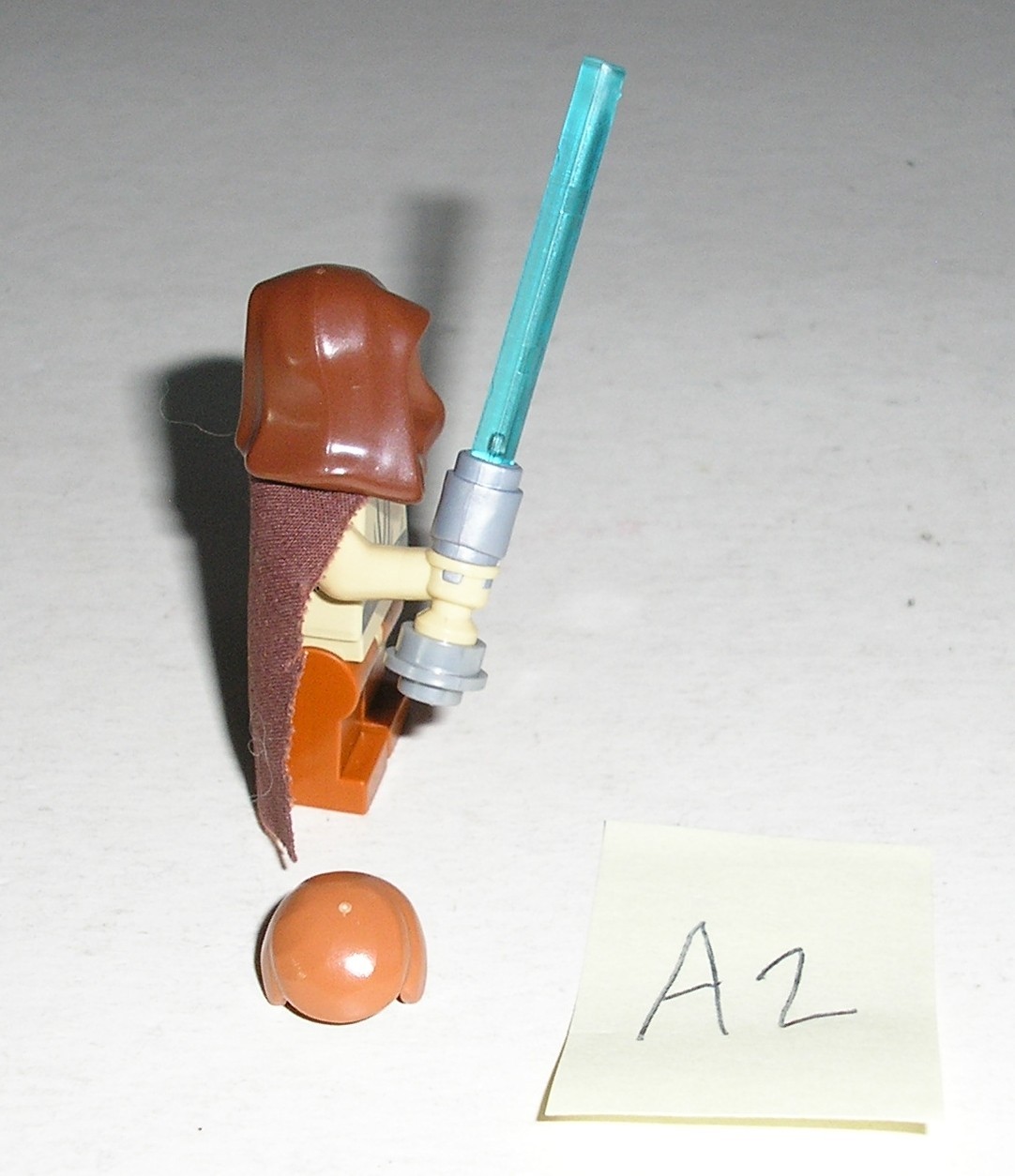 Lego Star Wars OBI-WAN KENOBI Light-up Lightsaber Minifig 7257 Does Not Work (A2