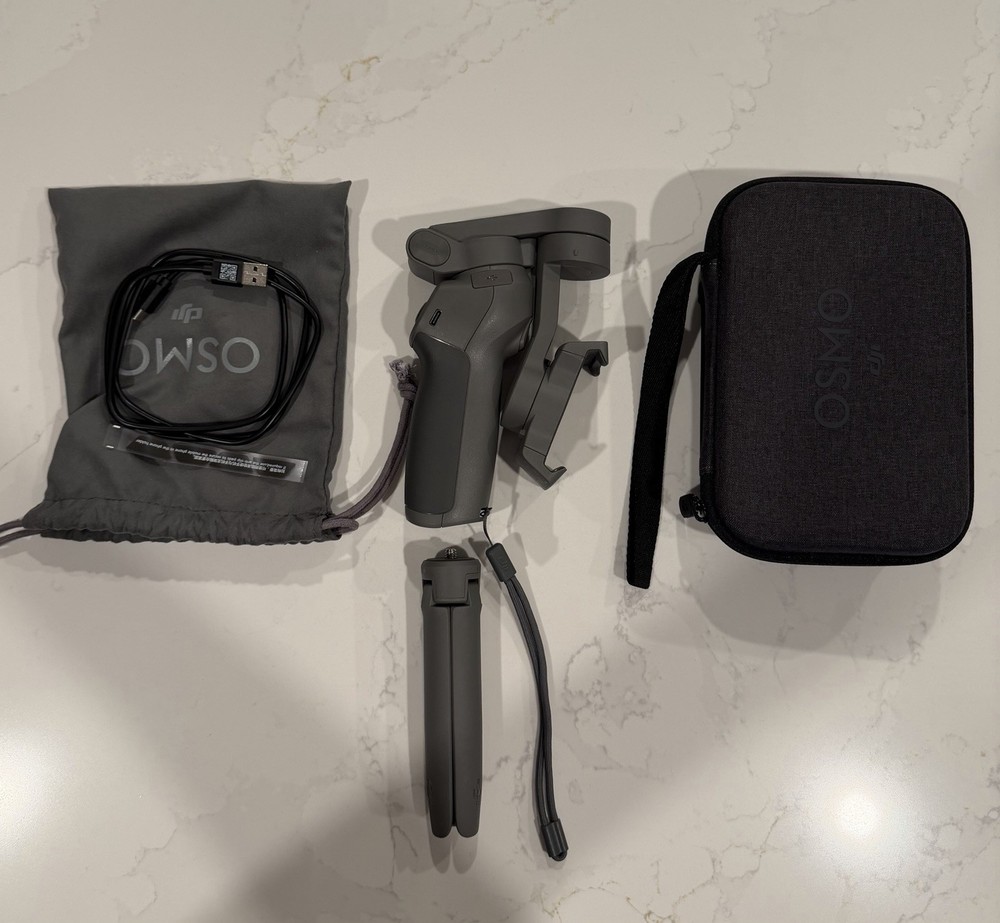 DJI Osmo Mobile 3 Combo - Gimbal Stabilizer