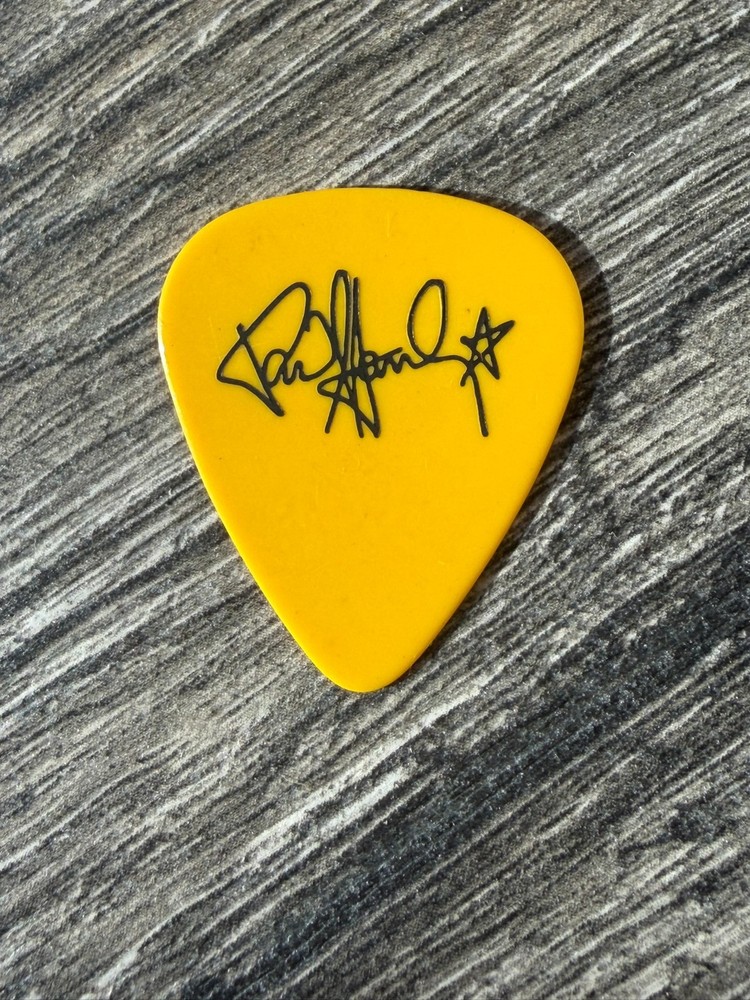 KISS Guitar Pick PAUL STANLEY Lick It Up Tour Concert Yellow Black Vintage Kiss