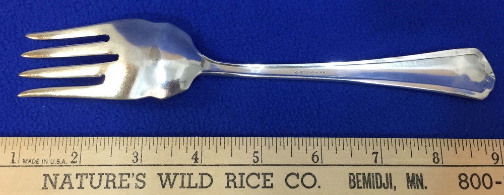 Meat Serving Fork Rogers Kensington Pattern Silverplate Vintage 8 1/2" Long