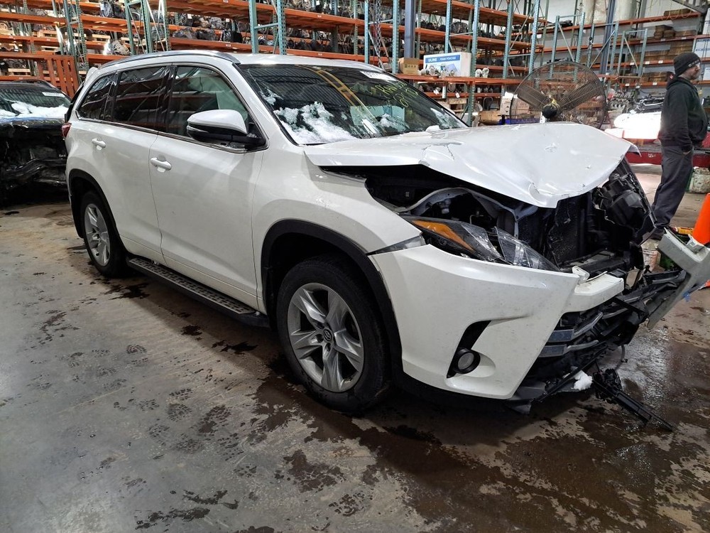 2017 Highlander Camera/Projector Sku#4395992