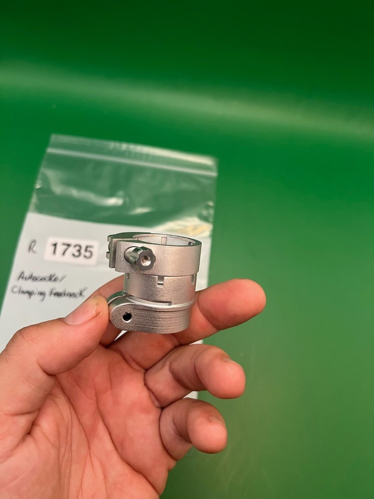 Autococker Clamping Feedneck