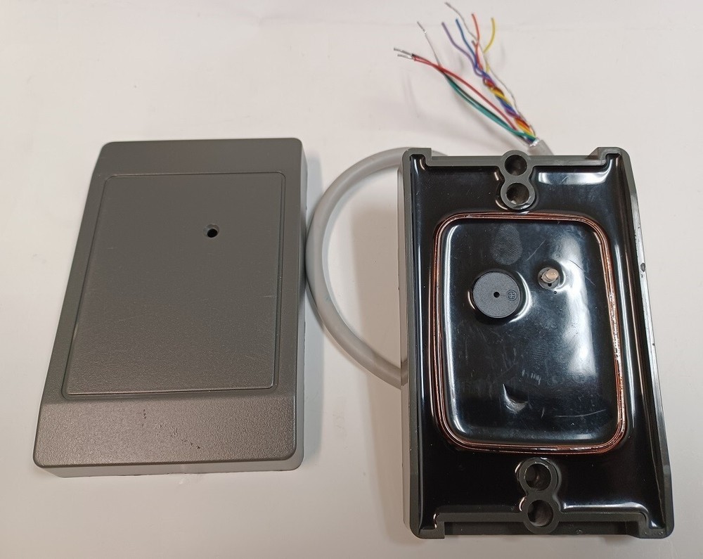 HID ThinLine II Wall Switch Prox Reader, 5395CG100, Gray, Used, 2012 Stock