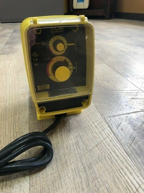 LMI MILTON ROY ELECTROMAGNETIC DOSING PUMP AA151-85HV  1GPH