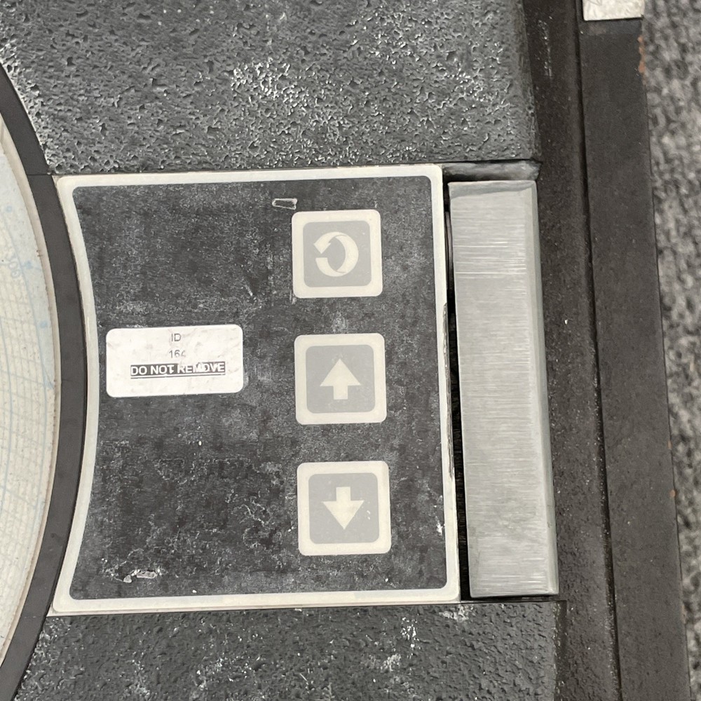 Omega Engineering CT7100 Chart Recorder Used