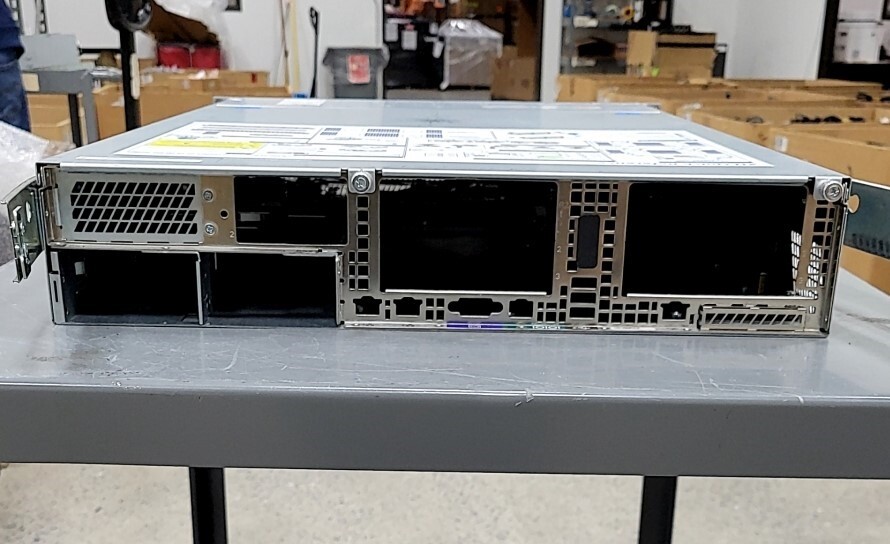 INTEL Rr2000 8x2.5" 2U Rackmount Server Chassis SEE NOTES