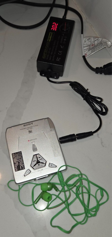 Sony Walkman MiniDisc Player MZ-E33 - Silver - Tested - PLEASE READ